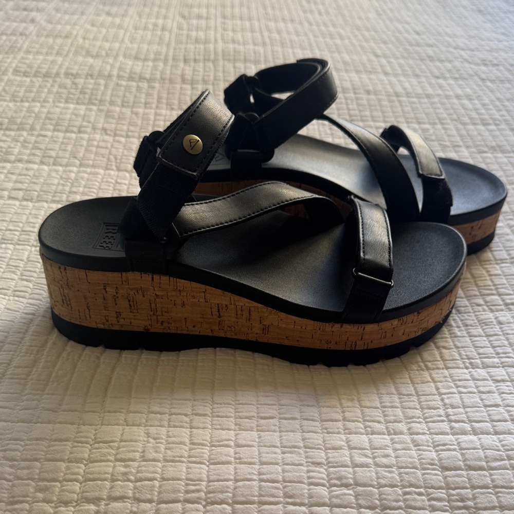Reef Black Women's Platform Sandals - Picture 2 of 7